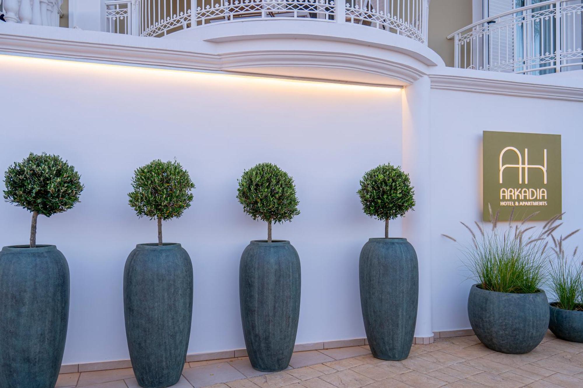 Arkadia Aparthotel 4*